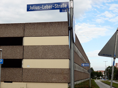 Julius-Leber-Straße, groß