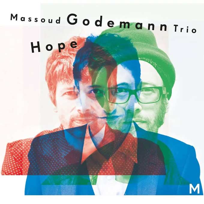 Massoud Godeman Trio, groß