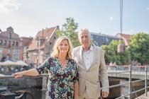 das Ehepaar Düselder am alten Lüneburger Hafen