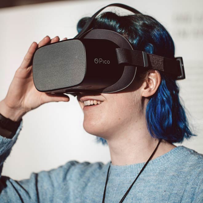 … die virtuelle Realität, groß