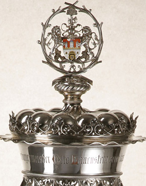 Ehrenpokal, Wappen