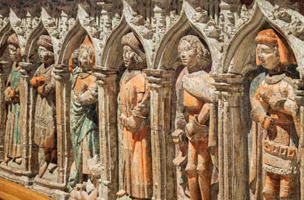 hölzerne Skulpturen als Wandverzierung der Lüneburger Fürstengruft von 1432, Martin Bäuml Fotodesign
